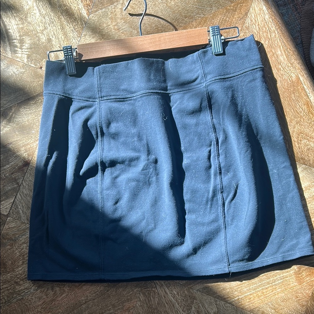 Athleta Women’s M Black skirt